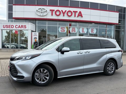 2025 Toyota Sienna LE