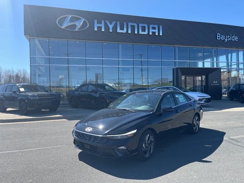 2025 Hyundai Elantra Luxury IVT w/Two-Tone Interior