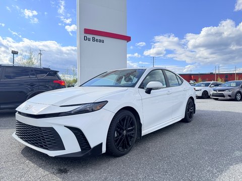 Toyota Camry ** EN PREPARATION ** SE GROUPE TOIT / HYBRIDE / TRÈS ÉCONOMIQUE / 2025