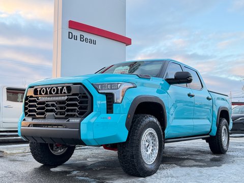 Toyota Tundra TRD PRO / LIFT KIT / TOILE DE BOITE TOYOTA / MAGS  KMC ET PNEUS TOYO AT3 2026