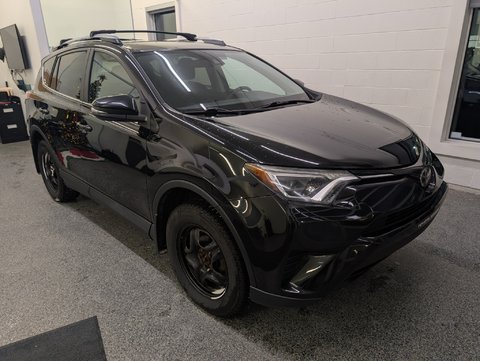 Toyota RAV4 LE FWD 2018