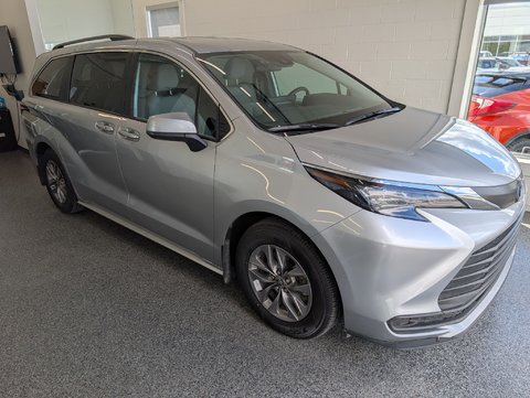 2025 Toyota Sienna LE AWD 8 PASSAGER