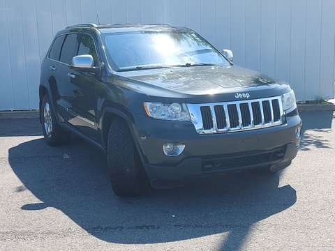 2011 Jeep Grand Cherokee Laredo | Leather | Roof | Keyless | Bluetooth