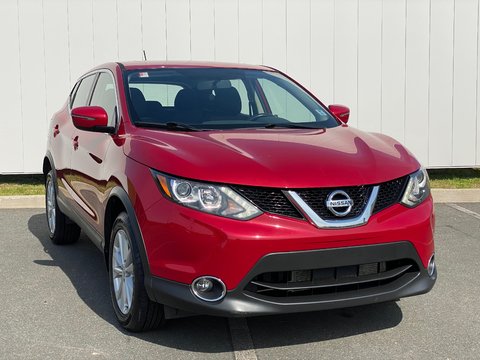 2017 Nissan Qashqai SV | SunRoof | Cam | USB | HtdSeats | Bluetooth