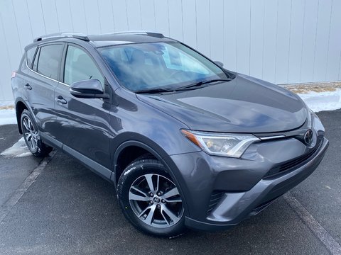 2018 Toyota RAV4 LE | AWD | Cam | USB | HtdSeats | Warranty to 2023