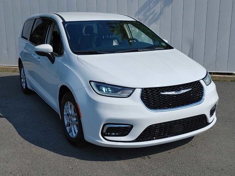 2023 Chrysler Pacifica Touring L | Leather | Cam | Usb | Warranty to 2028