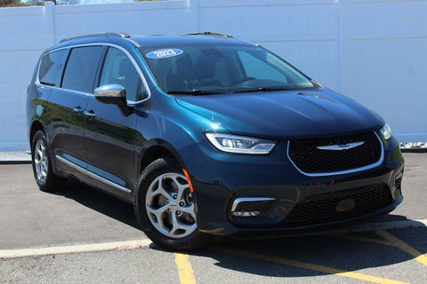 2023 Chrysler Pacifica Limited | Leather | Roof | Nav | Warranty to 2028