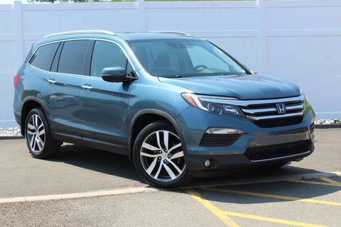 2017 Honda Pilot TOURING | Leather | SunRoof | Nav | Cam | USB | XM