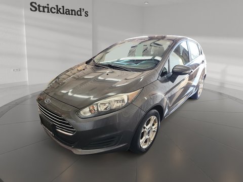 2015 Ford Fiesta (5) SE