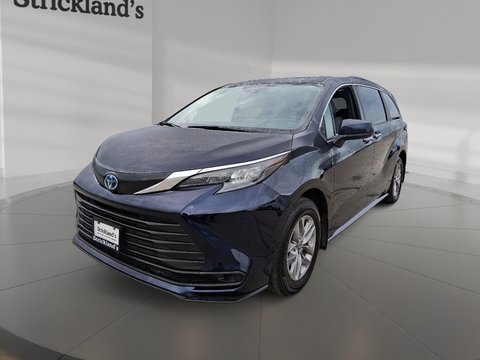 2025 Toyota Sienna Hybrid Sienna XLE 8-Pass