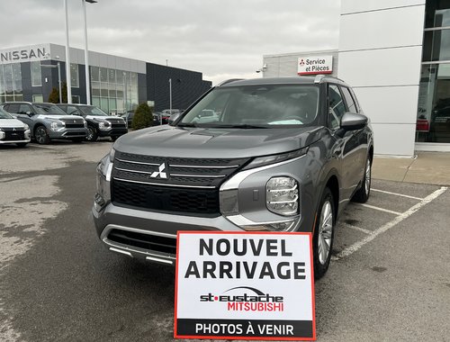 Mitsubishi Outlander SE**S-AWC**TAUX À PARTIR DE 0.9%**TOIT OUVRANT** 2022