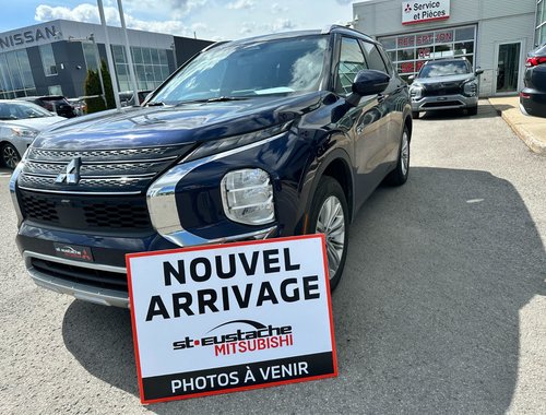 Mitsubishi Outlander Plug-In Hybrid PHEV SE**S-AWC**TAUX À PARTIR DE 0.9%**TOIT PANO** 2025