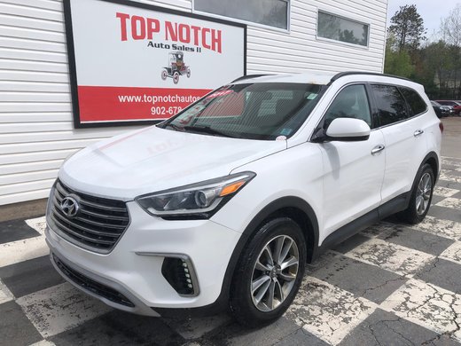 2017 Hyundai Santa Fe Reverse camera, heated seats, cruise control, a/c