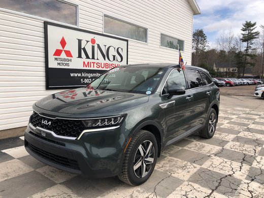 2022 Kia Sorento LX- Heated seats and wheel, Lane Assist, Pwr seats