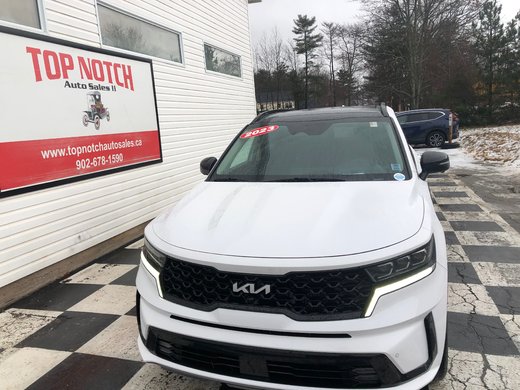 2023 Kia Sorento SX, Reverse camera, power hatch, bluetooth,
