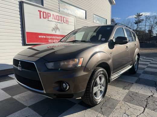 2011 Mitsubishi OUTLANDER SE LS, keyless entry, backup camera, Bluetooth