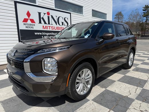 2023 Mitsubishi Outlander ES, keyless entry, backup camera, Bluetooth