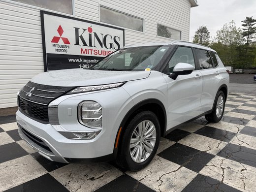 2024 Mitsubishi Outlander LE, keyless entry, Cruise control, Bluetooth