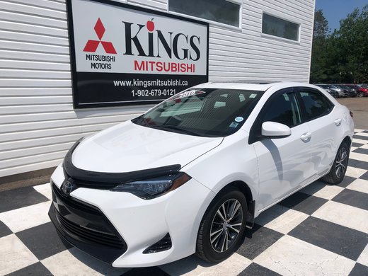 2018 Toyota Corolla LE - sunroof, cruise control, hands free, a/c
