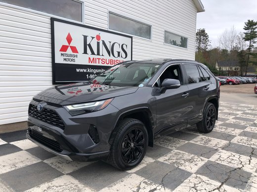 2022 Toyota RAV4 Hybrid SE - sunroof, heated steering wheel, a/c
