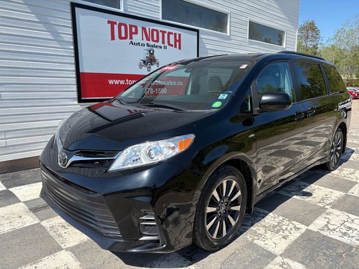 2019 Toyota Sienna LE - heated seats, hands free, cruise control, a/c