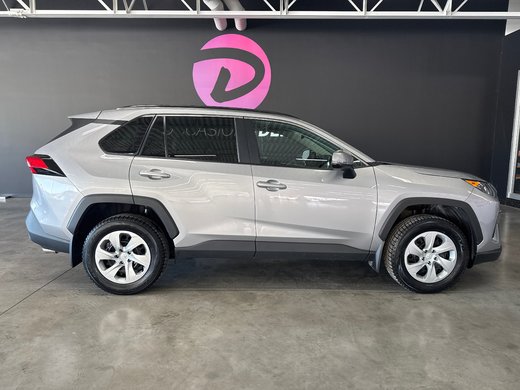 Toyota RAV4 LE 2021