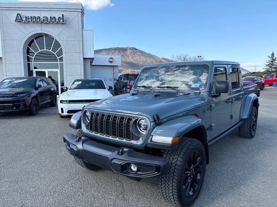 Jeep Gladiator NIGHTHAWK 2025