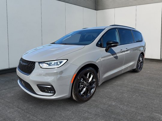 Chrysler Pacifica Limited 2025