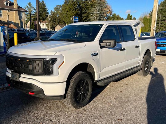 Ford F-150 Lightning XLT SuperCrew 4x4 Navigation 2025