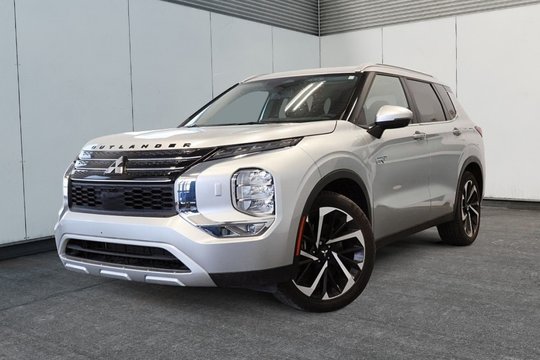 Mitsubishi Outlander Plug-In Hybrid SEL AWC BRANCHABLE - TOIT-PANO - CUIR - GPS 2024