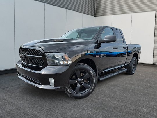 Ram 1500 Classic Express Night 4x4 V8 2021