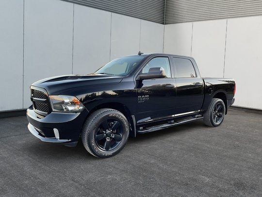 Ram 1500 Classic Express Night | 3.6L V6 4x4 | Crewcab | 2021