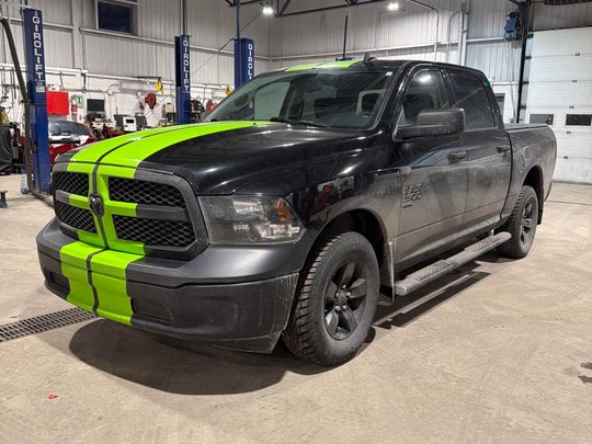 Ram 1500 Classic TRADESMAN CREWCAB V6 4X4 2023