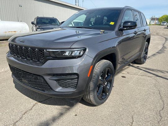 2025 Jeep Grand Cherokee LAREDO ALTITUDE