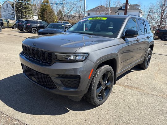2025 Jeep Grand Cherokee LAREDO ALTITUDE