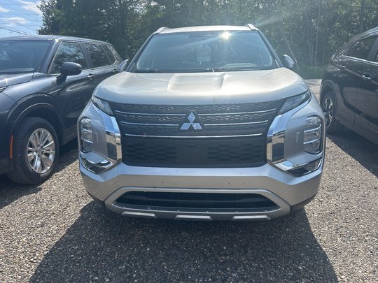 Mitsubishi Outlander LE PREMIUM 2022