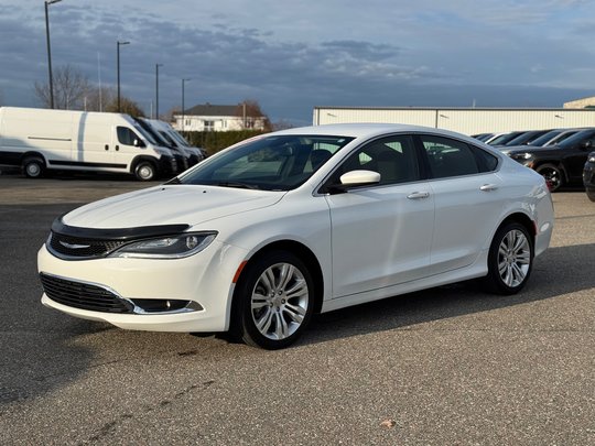 Chrysler 200 LIMITED // NAVIGATION // PNEUS HIVERS INCLUS 2016