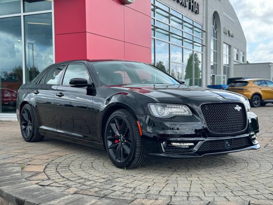 2023 Chrysler 300 300C