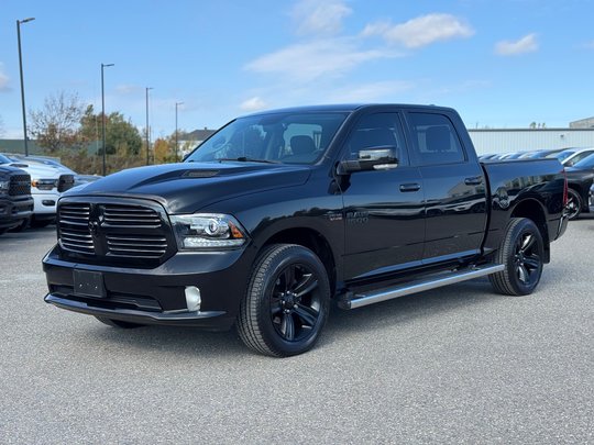 2017 Ram 1500 SPORT CREW CAB 4X4 // V8 // BAS KILO !!!