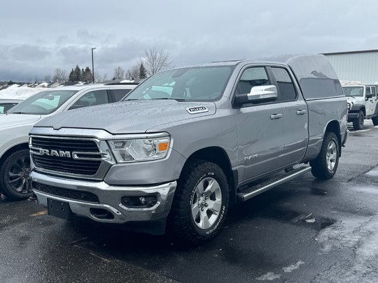 2021 Ram 1500 BIGHORN QUAD CAB 4X4 // V6 // BOITE DE FIBRE