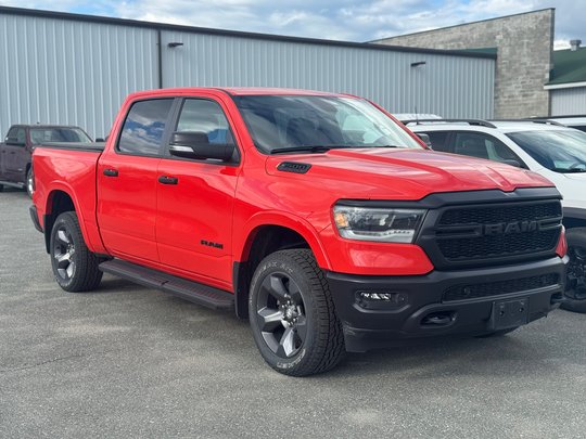 Ram 1500 BIG HORN 4X4 CREW CAB // BUILT TO SERVE 2021