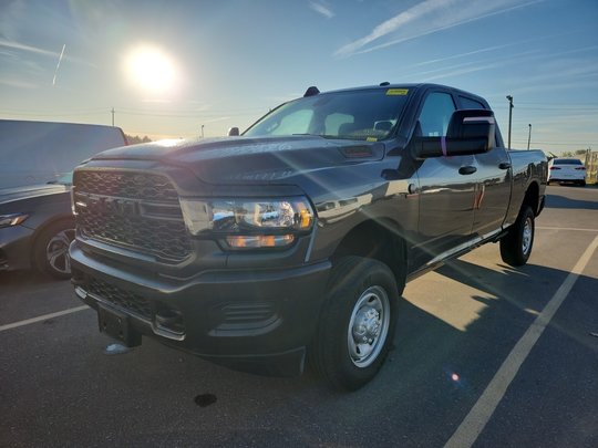 Ram 2500 Tradesman Crewcab 6.7L Diesel 4x4 2024