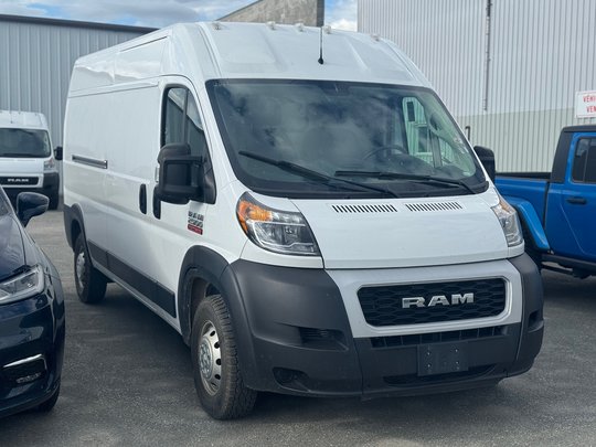 Ram ProMaster Cargo Van 159 WB HIGH ROOF // 3 PLACES // VITRE ARRIÈRE 2021