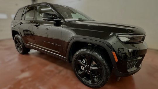 2025 Jeep Grand Cherokee LAREDO ALTITUDE