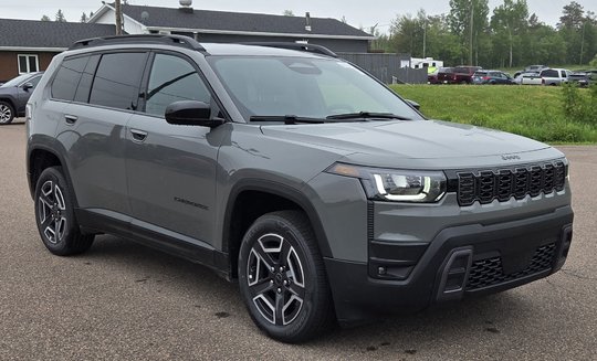 Jeep Cherokee LAREDO 2026