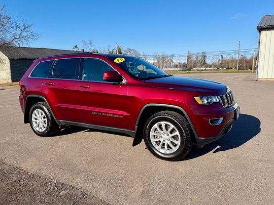 2022 Jeep Grand Cherokee Laredo 4x4