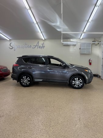 Toyota RAV4 LE 2017