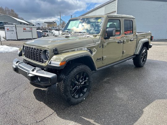 2025 Jeep Gladiator NIGHTHAWK