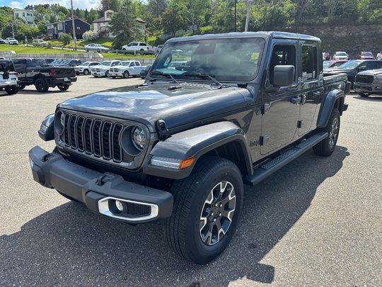 2026 Jeep Gladiator SAHARA