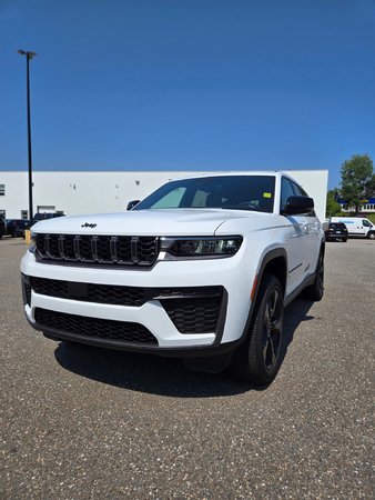 2026 Jeep Grand Cherokee L ALTITUDE